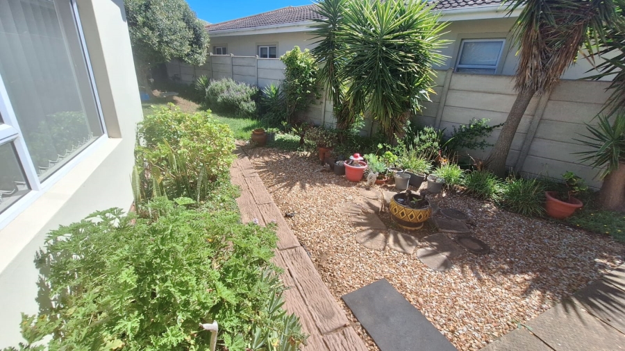 3 Bedroom Property for Sale in Stilbaai Wes Western Cape